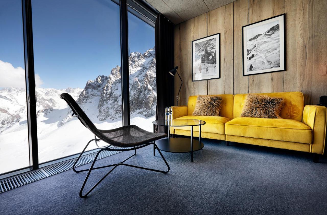 Tenir Eco Hotel, Shymbulak Mountain Resort アルマトイ エクステリア 写真