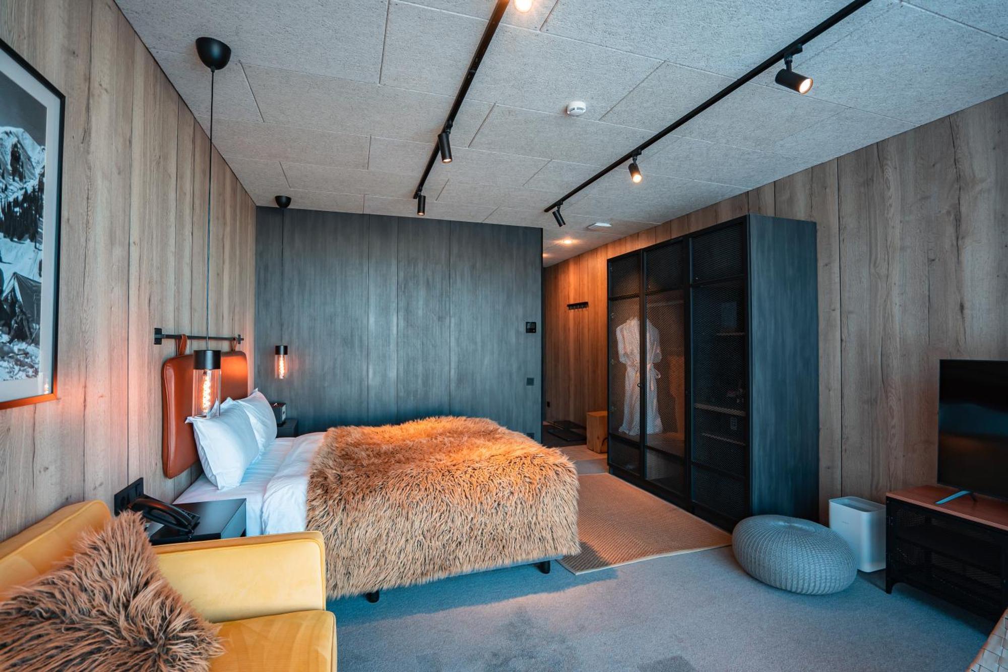 Tenir Eco Hotel, Shymbulak Mountain Resort アルマトイ エクステリア 写真